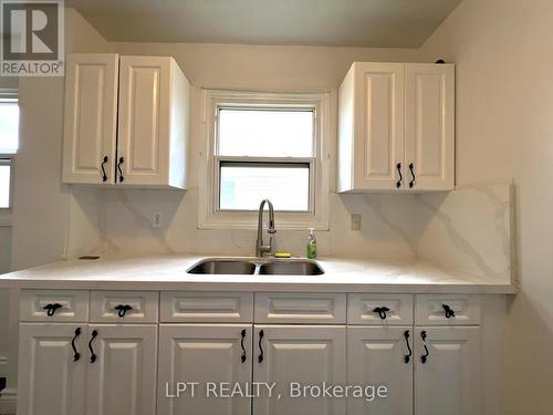 93 Martindale Crescent, Brampton, ON - Indoor Photo Showing Kitchen With Double Sink