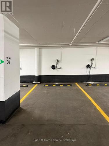 4103 - 395 Square One Drive, Mississauga (City Centre), ON - Indoor Photo Showing Garage