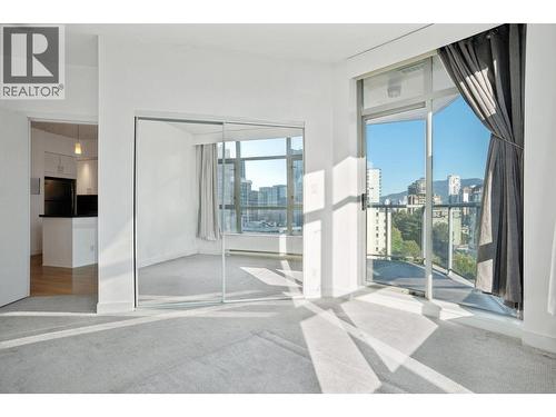 1203 1050 Smithe Street, Vancouver, BC -  With Exterior