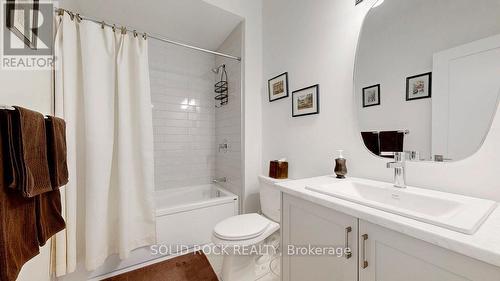 301 Wood Avenue, Smiths Falls, ON - Indoor Photo Showing Bathroom