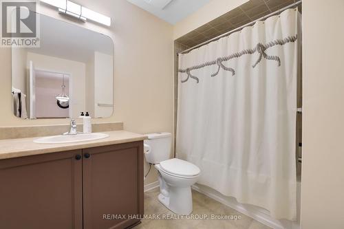 Main bathroom - 144 Deercroft Avenue, Ottawa, ON - Indoor Photo Showing Bathroom