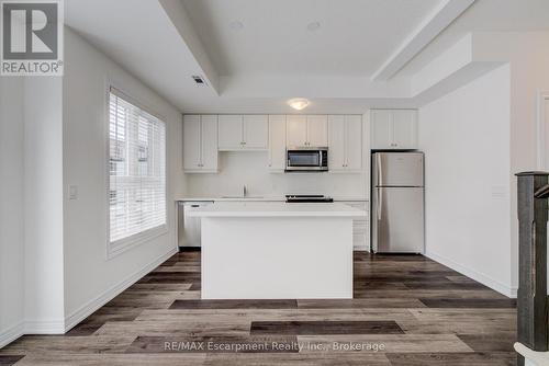 21 - 70 Kenesky Drive N, Hamilton (Waterdown), ON - Indoor Photo Showing Kitchen