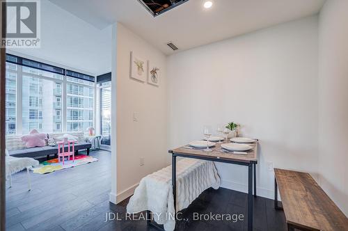 303 - 1 Concord Cityplace Way, Toronto, ON - Indoor