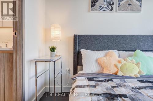 303 - 1 Concord Cityplace Way, Toronto, ON - Indoor Photo Showing Bedroom