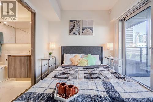 303 - 1 Concord Cityplace Way, Toronto, ON - Indoor Photo Showing Bedroom