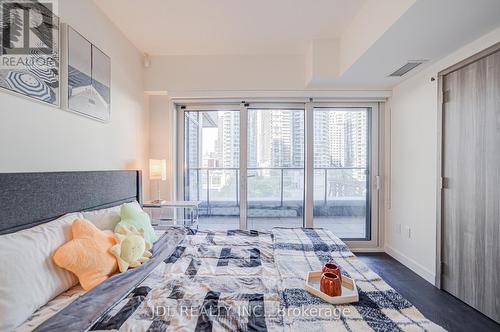 303 - 1 Concord Cityplace Way, Toronto, ON - Indoor Photo Showing Bedroom