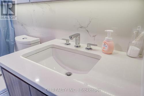 303 - 1 Concord Cityplace Way, Toronto, ON - Indoor Photo Showing Bathroom