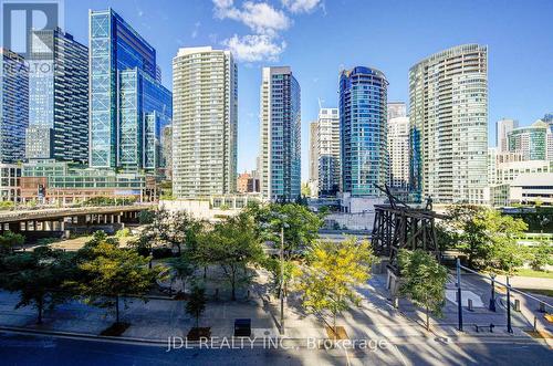 303 - 1 Concord Cityplace Way, Toronto, ON - Outdoor With Facade