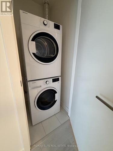 2011S - 110 Broadway Avenue, Toronto, ON - Indoor Photo Showing Laundry Room