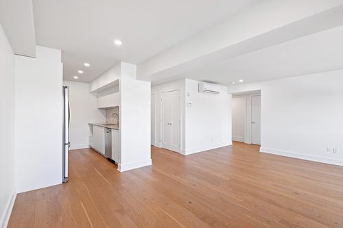 Dining room - 306-37 Av. Roosevelt, Mont-Royal, QC - Indoor