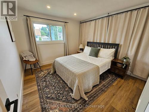620 Sidney Street, Belleville (Belleville Ward), ON - Indoor Photo Showing Bedroom