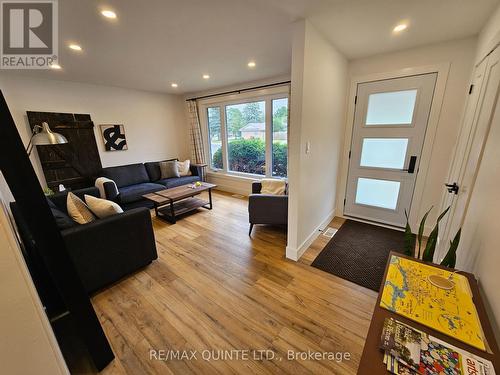 620 Sidney Street, Belleville (Belleville Ward), ON - Indoor