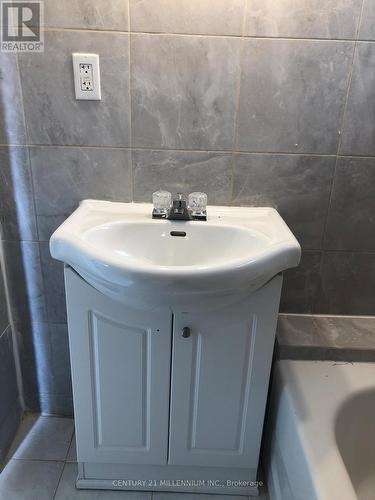 71 Clouston Avenue, Toronto, ON - Indoor Photo Showing Bathroom