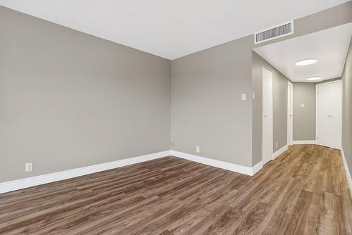 Primary bedroom - 607-1200 Ch. Du Golf, Montréal (Verdun/Île-Des-Soeurs), QC - Indoor Photo Showing Other Room