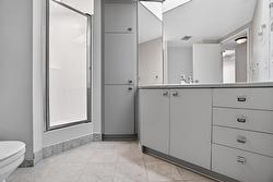 Salle de bains attenante à la CCP - 