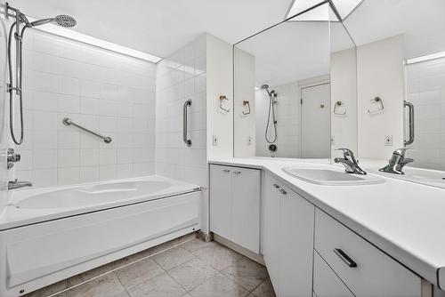 Salle de bains attenante à la CCP - 607-1200 Ch. Du Golf, Montréal (Verdun/Île-Des-Soeurs), QC - Indoor Photo Showing Bathroom