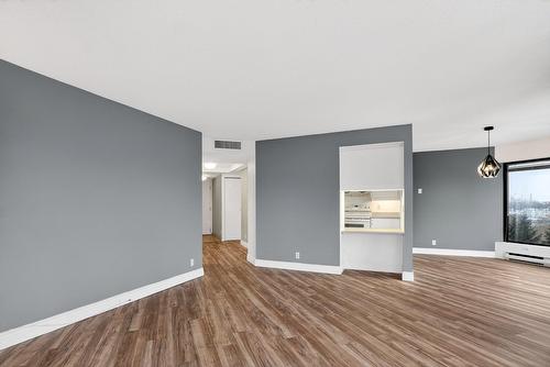 Salon - 607-1200 Ch. Du Golf, Montréal (Verdun/Île-Des-Soeurs), QC - Indoor Photo Showing Other Room