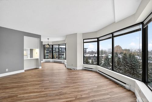 Salon - 607-1200 Ch. Du Golf, Montréal (Verdun/Île-Des-Soeurs), QC - Indoor