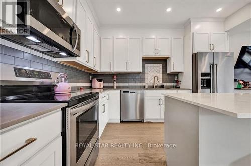 Upper - 119 Waterloo Street, Kitchener, ON - Indoor Photo Showing Kitchen With Stainless Steel Kitchen With Upgraded Kitchen