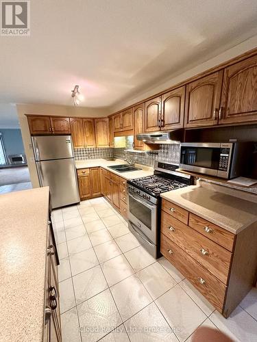 86 Glendale Drive E, Tillsonburg, ON - Indoor Photo Showing Kitchen