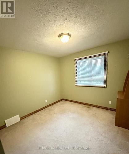 86 Glendale Drive E, Tillsonburg, ON - Indoor Photo Showing Other Room