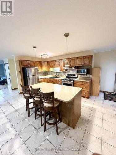 86 Glendale Drive E, Tillsonburg, ON - Indoor