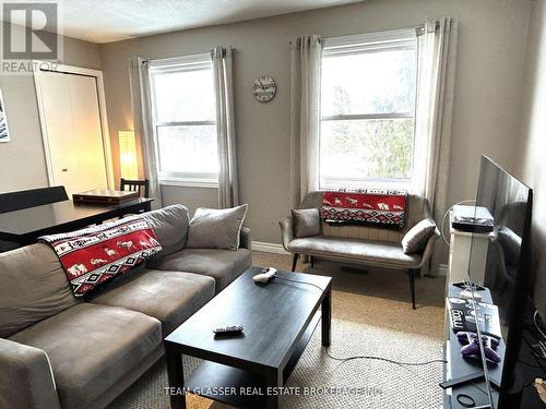 630 Victoria Street, London East (East C), ON - Indoor Photo Showing Living Room