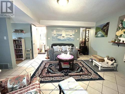 630 Victoria Street, London East (East C), ON - Indoor Photo Showing Living Room