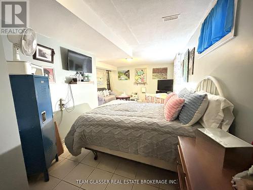 630 Victoria Street, London East (East C), ON - Indoor Photo Showing Bedroom
