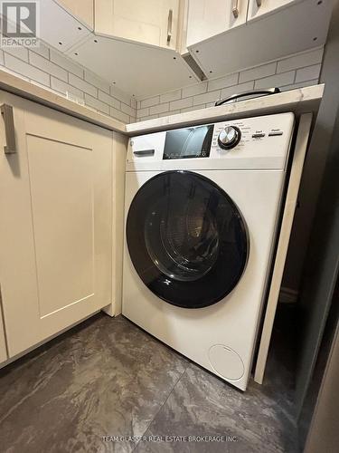 630 Victoria Street, London East (East C), ON - Indoor Photo Showing Laundry Room