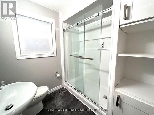 630 Victoria Street, London East (East C), ON - Indoor Photo Showing Bathroom