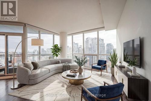 3101 - 45 Charles Street E, Toronto, ON - Indoor Photo Showing Living Room