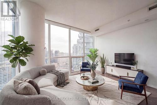 3101 - 45 Charles Street E, Toronto, ON - Indoor Photo Showing Living Room