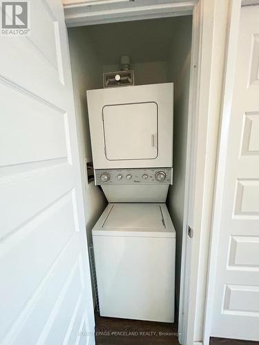 1504 - 158 King Street N, Waterloo, ON - Indoor Photo Showing Laundry Room