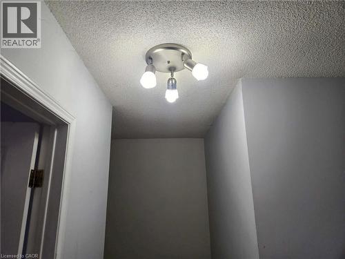 185 Sulmona Drive, Hamilton, ON - Indoor Photo Showing Other Room