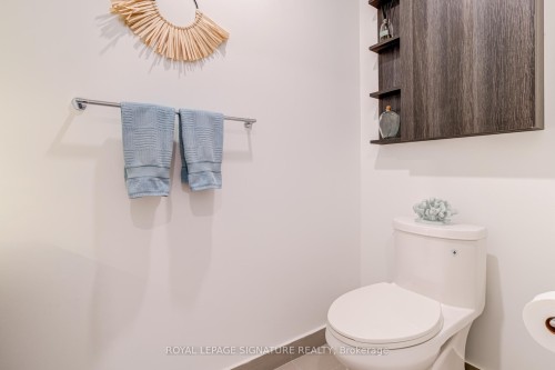207-21 Park Street E, Mississauga, ON - Indoor Photo Showing Bathroom