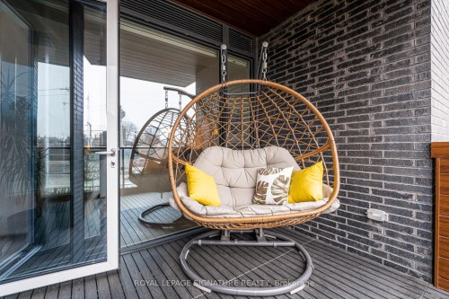 207-21 Park Street E, Mississauga, ON - Outdoor With Exterior