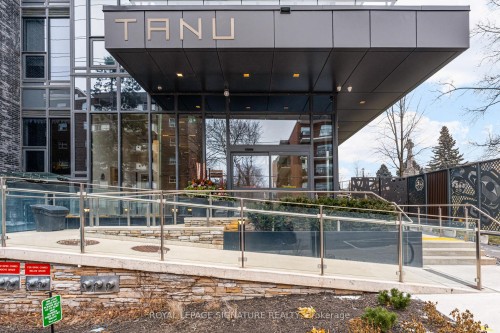 207-21 Park Street E, Mississauga, ON - Outdoor