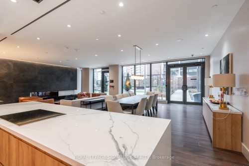 207-21 Park Street E, Mississauga, ON - Indoor