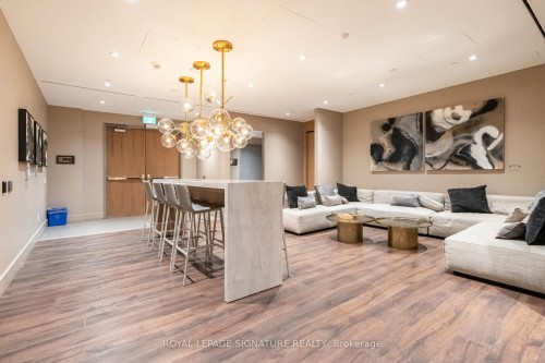 207-21 Park Street E, Mississauga, ON - Indoor Photo Showing Other Room