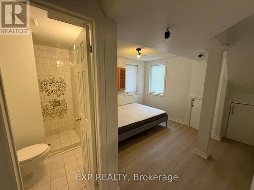 Main/Lower - 48 Estate Garden Drive, Richmond Hill, ON - Indoor Photo Showing Bathroom