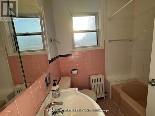 4pc Bathroom - Main - 468 Ridelle Avenue, Toronto, ON - Indoor Photo Showing Bathroom