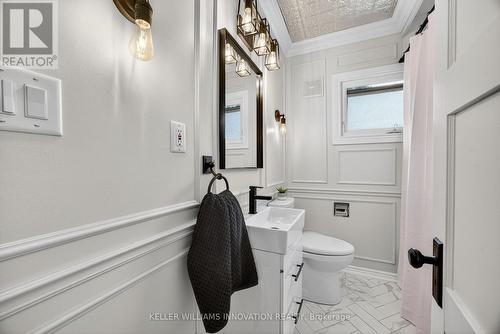 108 Owen Street, Barrie, ON - Indoor Photo Showing Bathroom