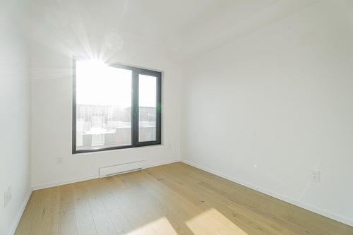 Chambre à coucher - 301-585 Av. Glengarry, Mont-Royal, QC - Indoor Photo Showing Other Room