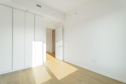 Chambre à coucher - 301-585 Av. Glengarry, Mont-Royal, QC - Indoor Photo Showing Other Room