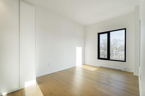 Primary bedroom - 301-585 Av. Glengarry, Mont-Royal, QC - Indoor Photo Showing Other Room