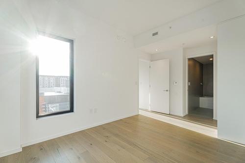 Chambre à coucher principale - 301-585 Av. Glengarry, Mont-Royal, QC - Indoor Photo Showing Other Room