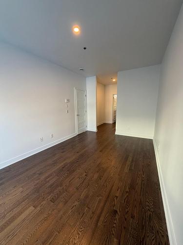 Chambre à coucher principale - 205-191 Av. Brock S., Montréal-Ouest, QC - Indoor Photo Showing Other Room