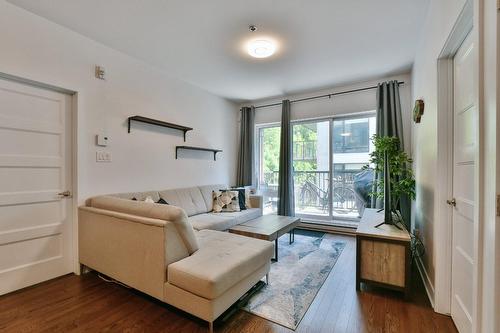 Salon - 205-191 Av. Brock S., Montréal-Ouest, QC - Indoor Photo Showing Living Room