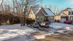 7215 Rue P.-E.-Neveu  Trois-Rivières, QC G8Y 4W9